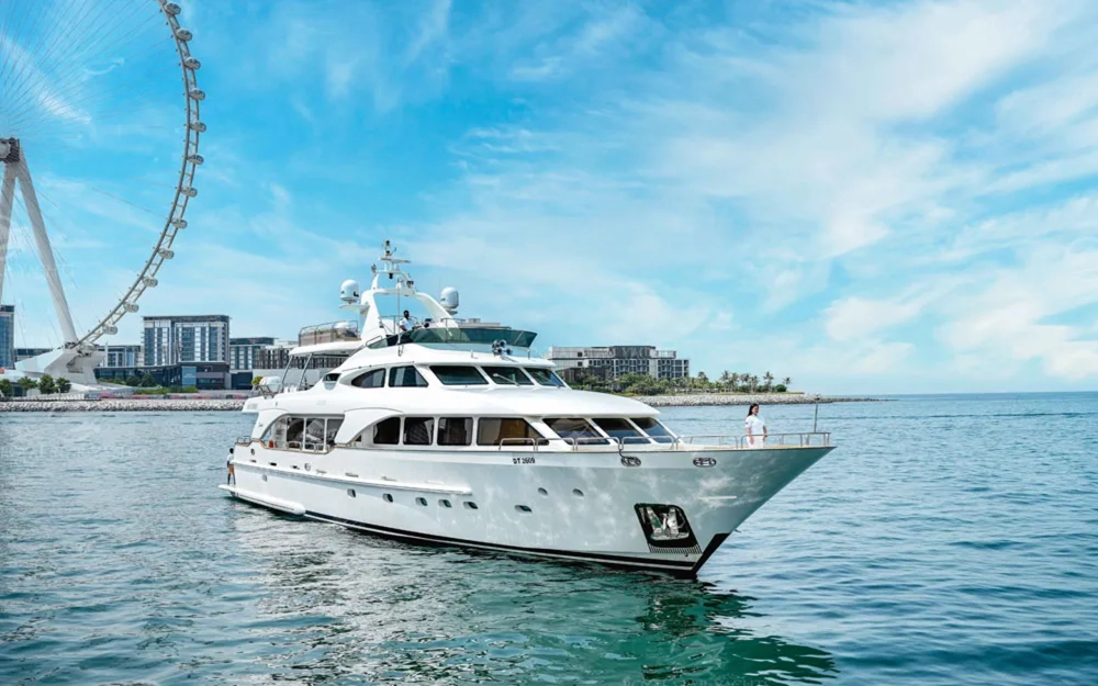 Sightseeing Super Yacht Experience