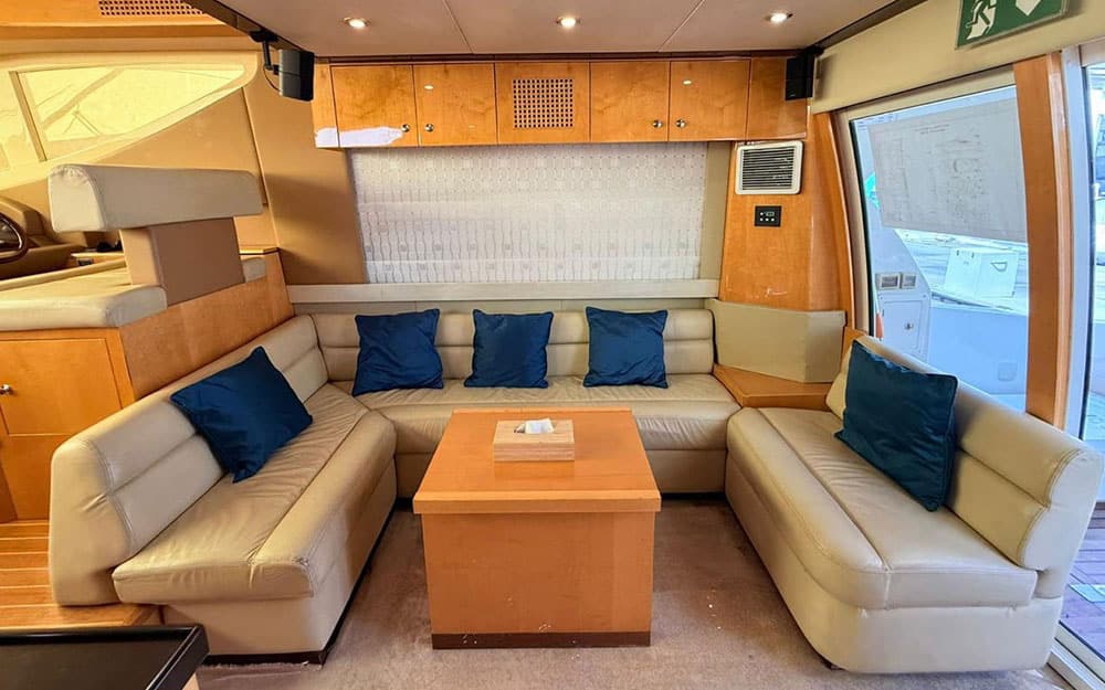 48FT Emerald Luxury Yacht - Image 4