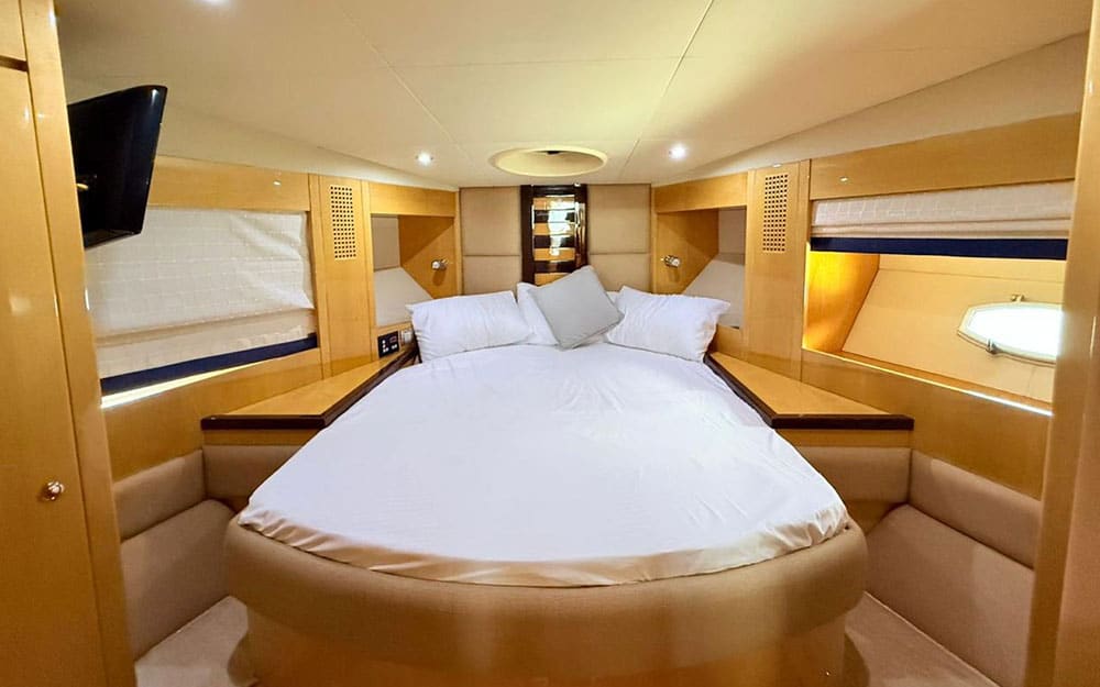 48FT Emerald Luxury Yacht - Image 5