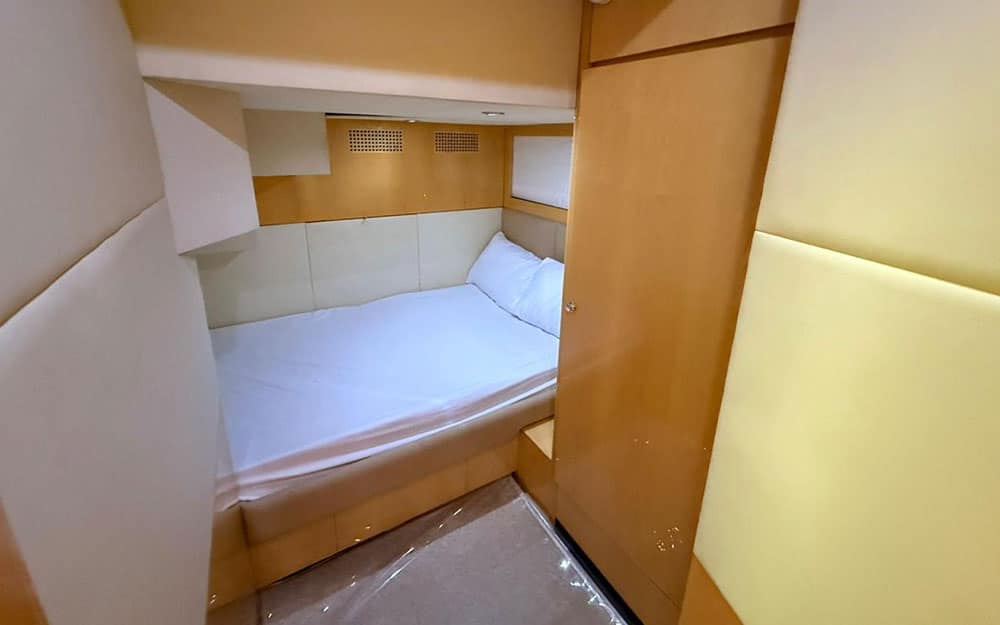 48FT Emerald Luxury Yacht - Image 6