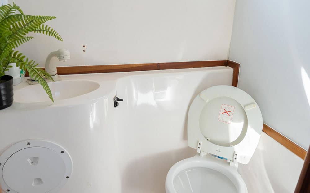 55FT Blue Infinity Yacht - Image 7