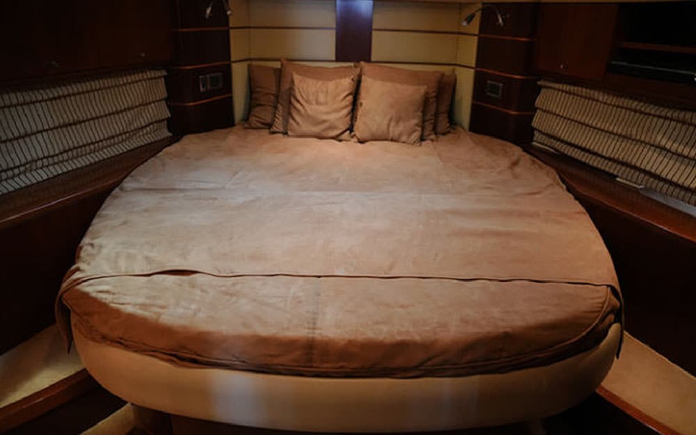 55FT Pearl Yacht - Image 7